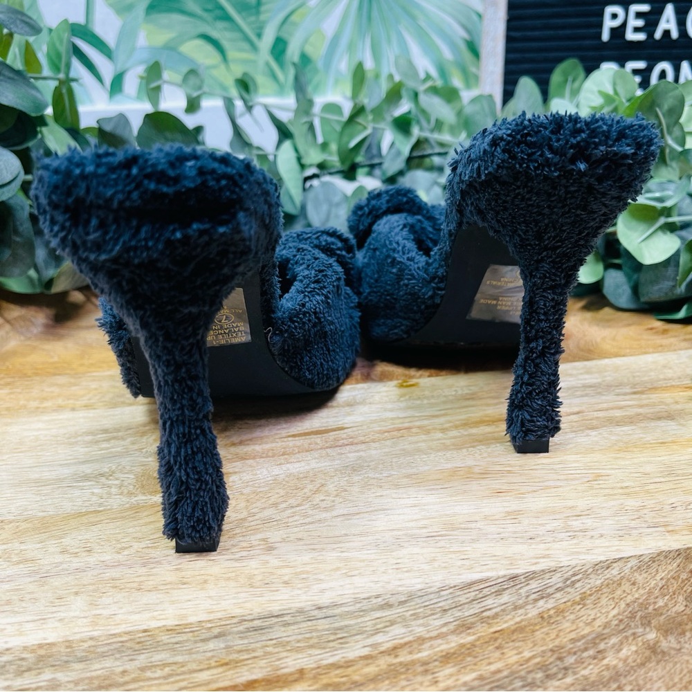 NEW CHASE AND CHLOE - Amelie Fleece Spike Sandal 7 - Picture 10 of 15